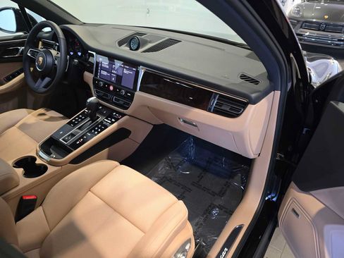 New 2026 Porsche Macan AWD/4WD image 14