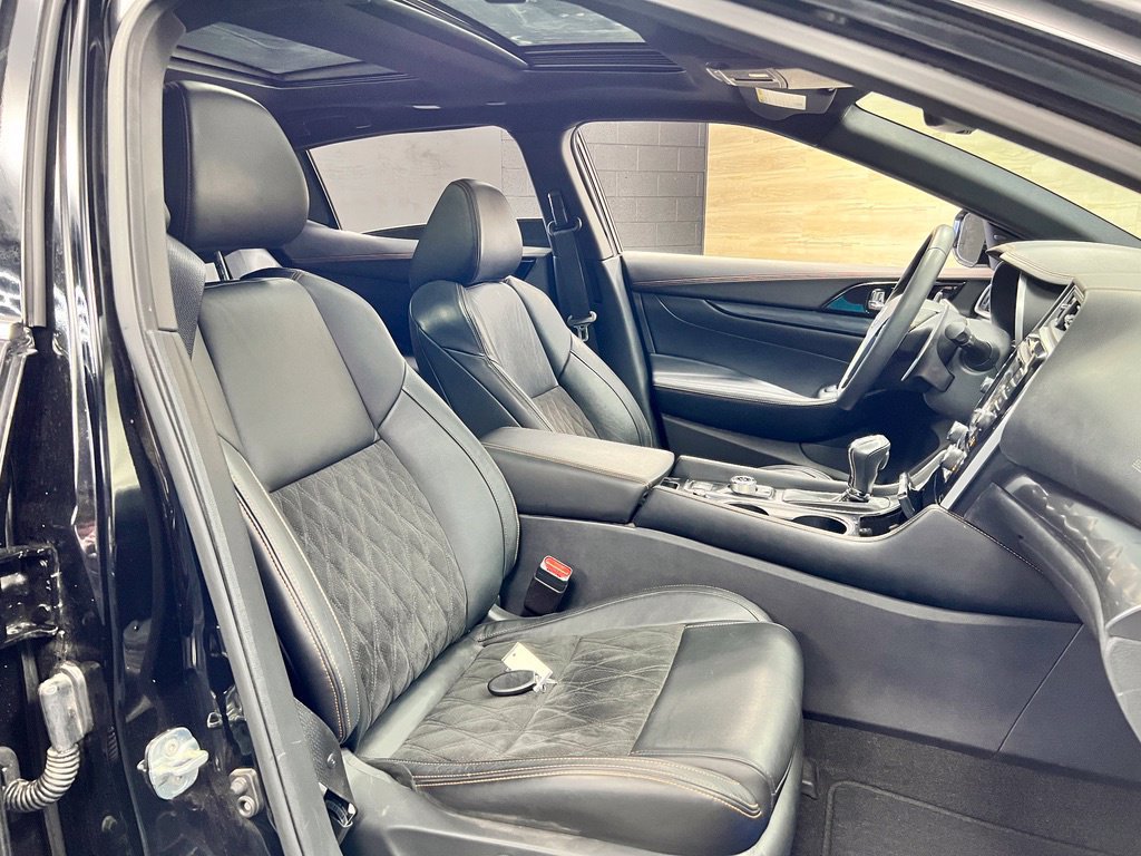 Used 2023 Nissan Maxima SR w/ Sport Mat Group FWD image 8