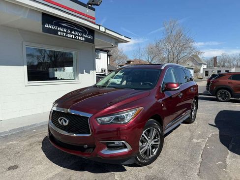 Used 2019 INFINITI QX60 Luxe w/ Essential Package image 2