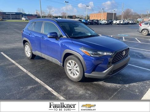 Used 2023 Toyota Corolla Cross LE image 1