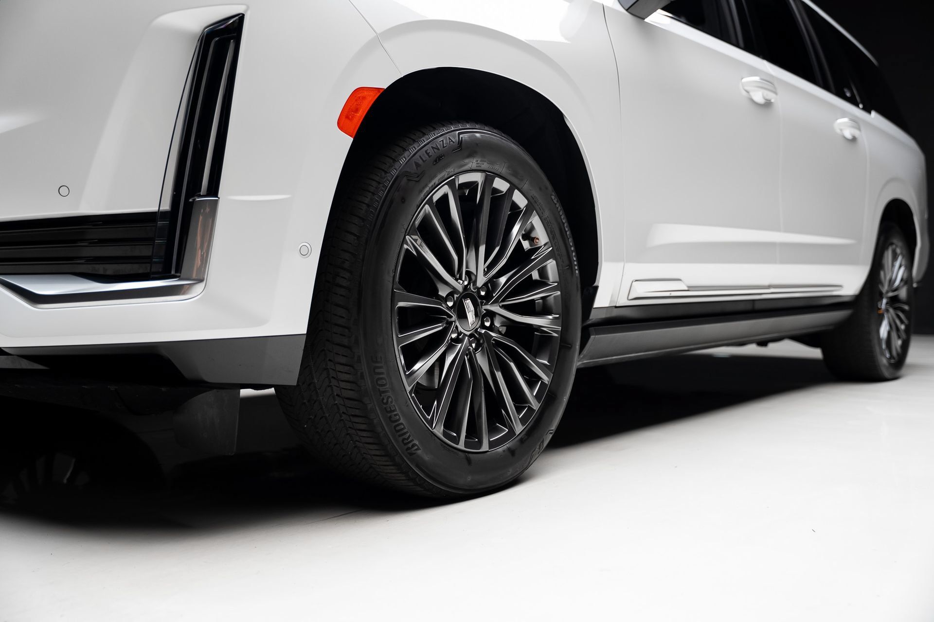 Used 2022 Cadillac Escalade ESV Premium Luxury Platinum w/ LPO, Floor Liner Package AWD/4WD image 79