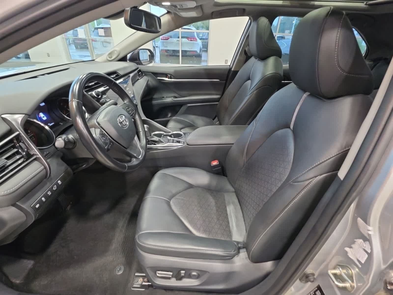 Used 2019 Toyota Camry FWD image 19