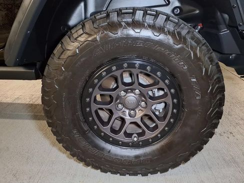 Used 2021 Jeep Wrangler Unlimited Rubicon w/ Xtreme Recon 35" Tire Package AWD/4WD image 18