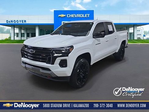 Used 2024 Chevrolet Colorado Z71 w/ LPO, Dark Essentials Package AWD/4WD image 1