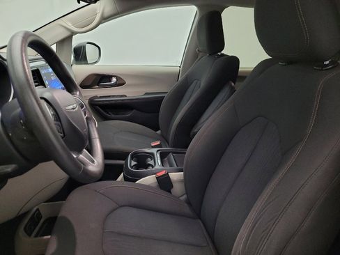 Used 2017 Chrysler Pacifica Touring Plus image 17