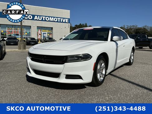 Used 2020 Dodge Charger SXT image 1