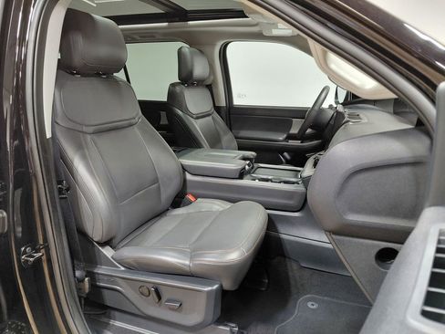 Certified 2025 Ford Expedition Active AWD/4WD image 26