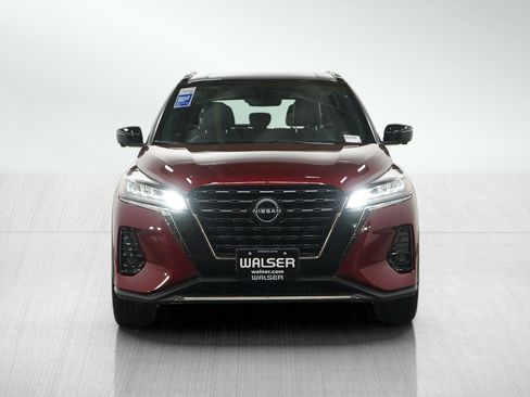 Used 2022 Nissan Kicks SR w/ Premium Package FWD image 8