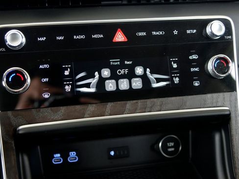 Used 2025 Genesis GV80 3.5T Advanced image 24