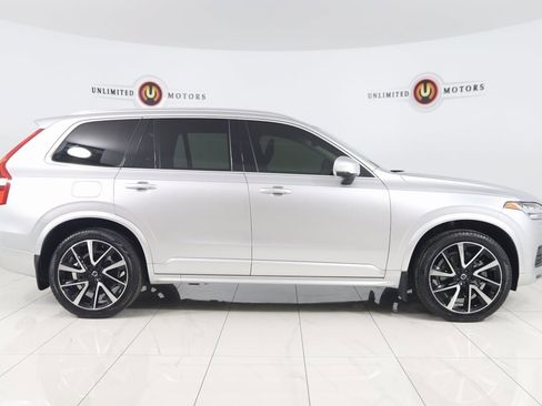 Used 2022 Volvo XC90 T6 Momentum w/ Climate Package image 2