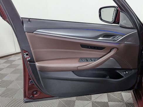 Used 2021 BMW M550i xDrive w/ Dynamic Handling Package image 14