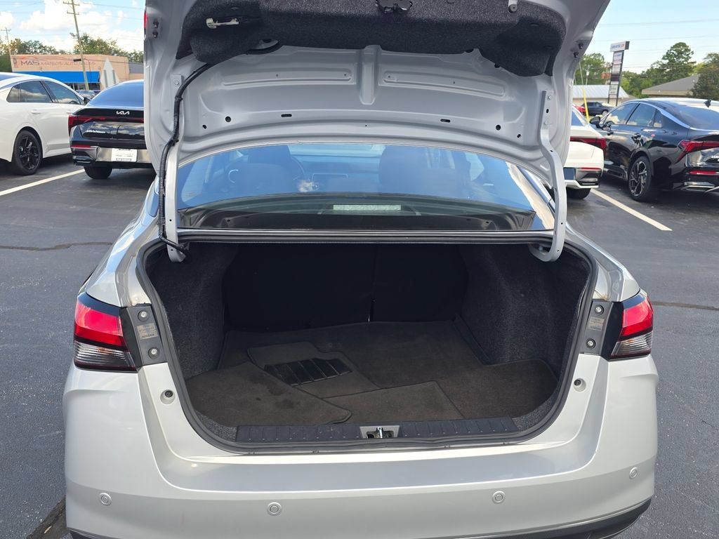 Used 2025 Nissan Versa SV FWD image 13