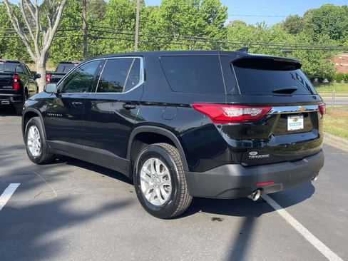 Used 2021 Chevrolet Traverse LS FWD image 7