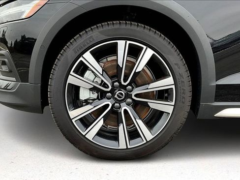 New 2026 Volvo V60 B5 Cross Country Ultra w/ Protection Package Premier image 13