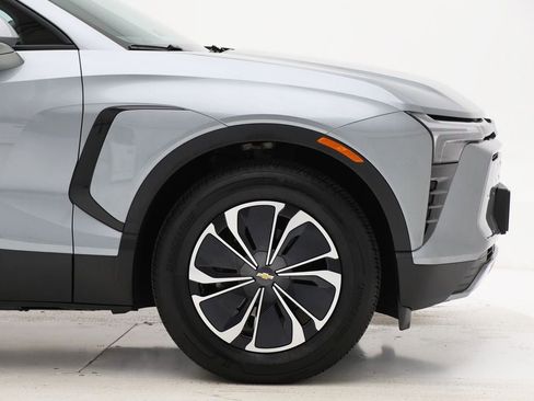 Used 2024 Chevrolet Blazer EV LT image 3