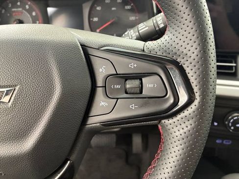 Used 2024 Chevrolet Trax RS FWD image 24