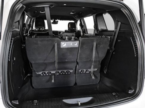 Used 2019 Chrysler Pacifica Limited w/ Advanced Safetytec Group image 55