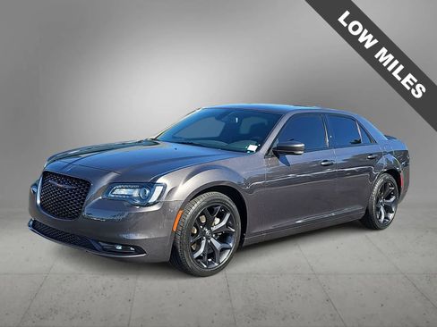 Used 2022 Chrysler 300 S RWD image 4