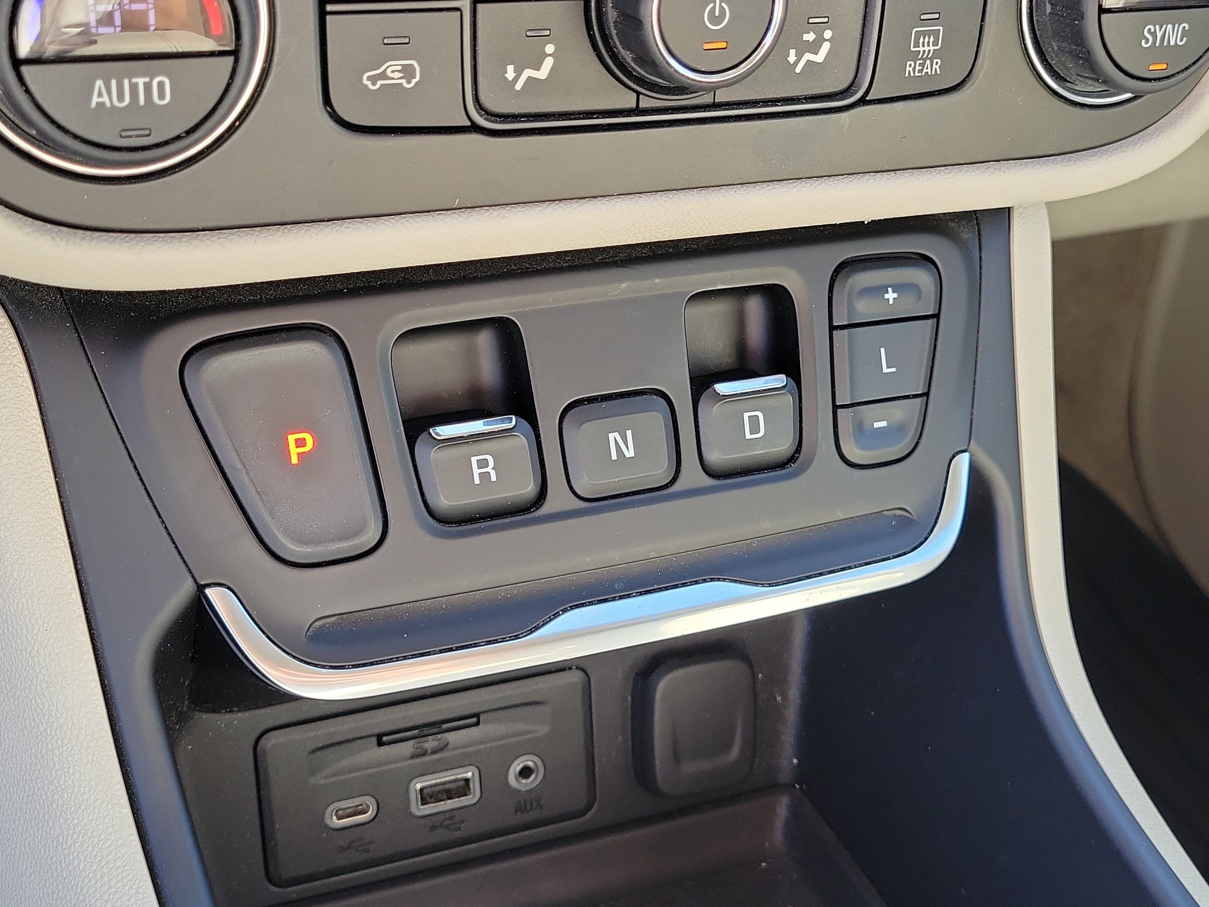 Used 2020 GMC Terrain Denali w/ Denali Premium Package FWD image 29