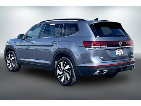 Used 2025 Volkswagen Atlas SE AWD/4WD image 4