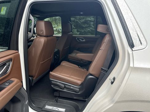 Used 2023 Chevrolet Tahoe High Country w/ Premium Package AWD/4WD image 10