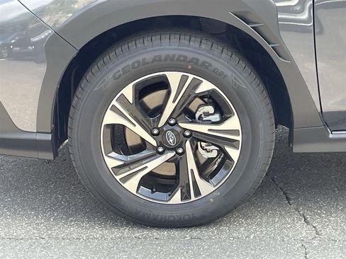 Used 2025 Subaru Crosstrek 2.0i Premium image 11