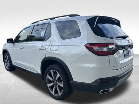 Used 2023 Honda Pilot Elite image 6