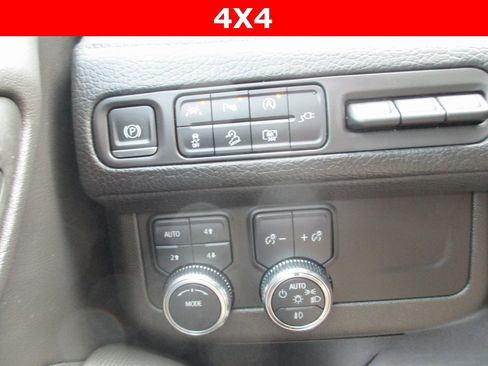 Certified 2022 GMC Yukon XL Denali image 29