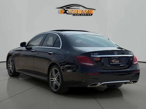 Used 2017 Mercedes-Benz E 300 4MATIC image 4