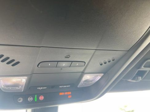 Used 2018 Chevrolet Equinox LT FWD image 28