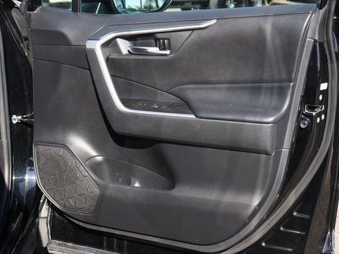 Used 2022 Toyota RAV4 XLE image 35