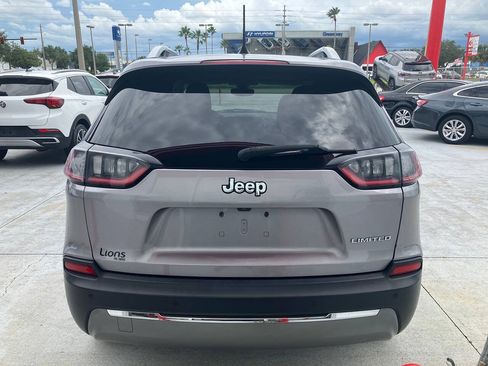 Used 2019 Jeep Cherokee Limited FWD image 4