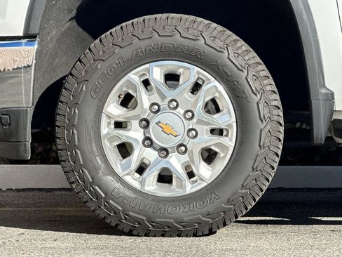 Used 2023 Chevrolet Silverado 2500 LT w/ Convenience Package image 29