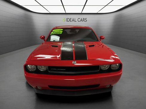 Used 2010 Dodge Challenger SE RWD image 2