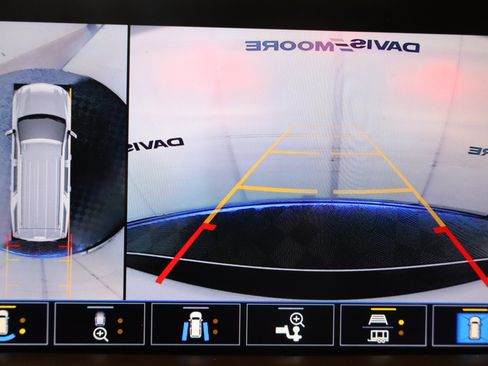 Used 2021 Chevrolet Suburban High Country w/ Premium Package image 24