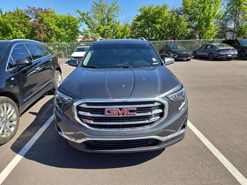 Used 2019 GMC Terrain SLT w/ Preferred Package FWD image 3