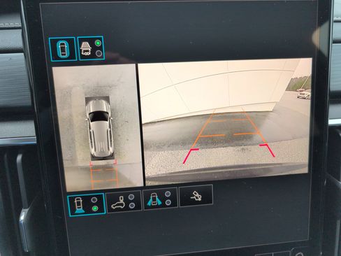 Used 2025 GMC Acadia Elevation image 23