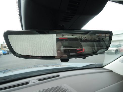 Used 2025 GMC Acadia Denali w/ Super Cruise Package FWD image 23