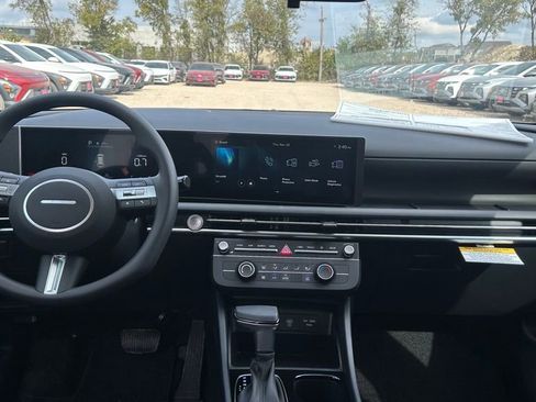 New 2026 Hyundai Tucson SE image 18