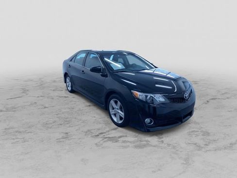 Used 2013 Toyota Camry SE image 3