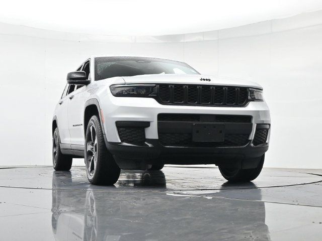 Used 2023 Jeep Grand Cherokee L Altitude AWD/4WD image 37