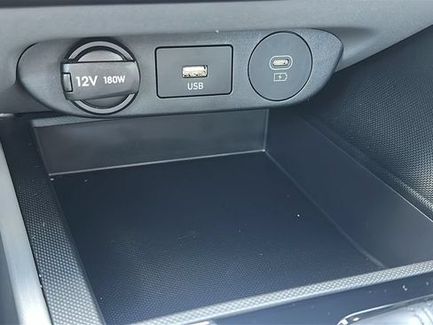 Used 2024 Hyundai Elantra SEL FWD image 25