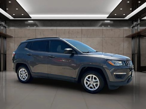 Used 2018 Jeep Compass Sport FWD image 12