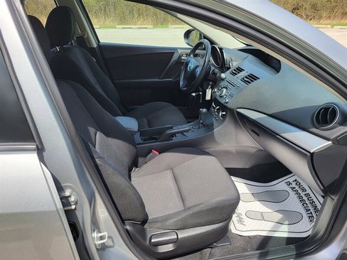 Used 2013 MAZDA MAZDA3 i Sport image 12
