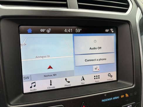 Used 2019 Ford Explorer Platinum AWD/4WD image 4