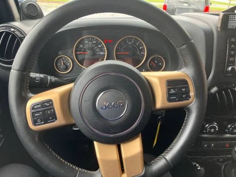 Used 2014 Jeep Wrangler Unlimited Sahara AWD/4WD image 13