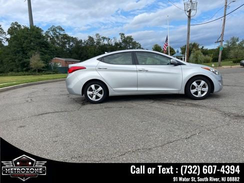 Used 2013 Hyundai Elantra GLS w/ Preferred Pkg FWD image 9