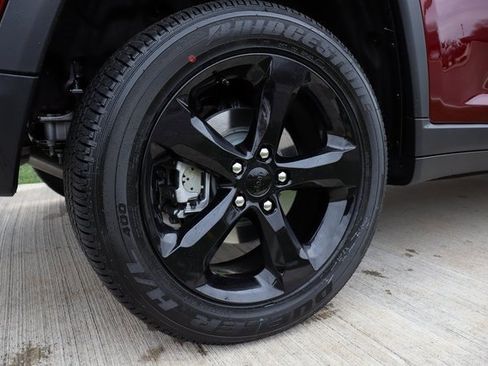 New 2025 Jeep Grand Cherokee Altitude image 31