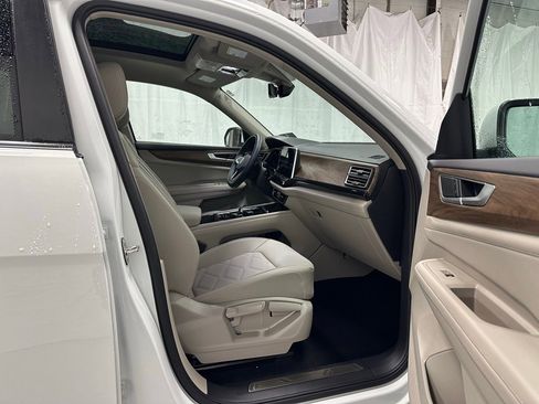 Used 2025 Volkswagen Atlas SE image 62