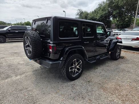 Used 2024 Jeep Wrangler Unlimited AWD/4WD image 7